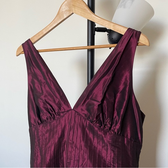 Burgundy Satin Balloon Dress - Picture 3 of 7